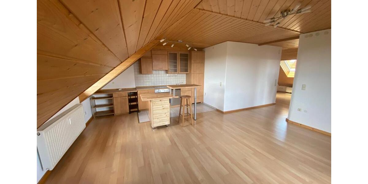 Dachgeschoßwohnung Villingen-Schwenningen Schwenningen - 2 Zimmer, 58 m&sup2;, 700&euro; | Angebot:25963174