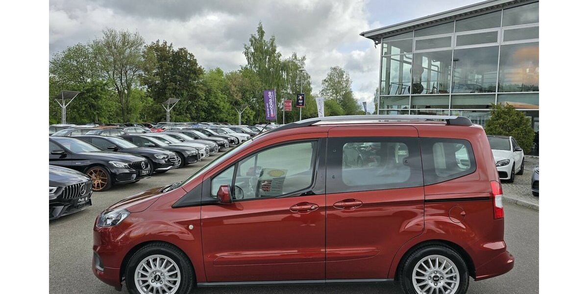 Ford Tourneo Courier 1.5 TDCI/NAVI/KAMERA/1.HAND 90.365 km 11.900 &euro; Villingen-Schwenningen 78054