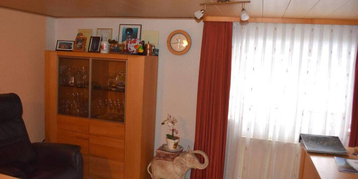 Einfamilienhaus Königsfeld im Schwarzwald Neuhausen - 4 Zimmer, 140 m&sup2;, 177.500&euro; | Angebot:26595414