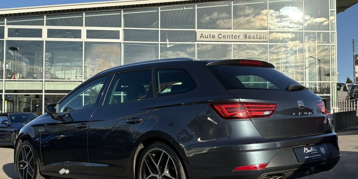 Seat Leon Sports Tourer FR KAMERA/CARPLAY/SHZ/1.HAND 53.232 km 18.900 &euro; Villingen-Schwenningen 78054