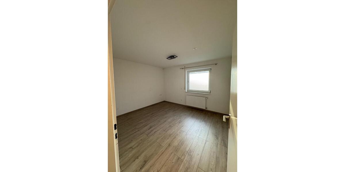 Erdgeschoßwohnung Epfendorf - 3 Zimmer, 134 m&sup2;, 1.300&euro; | Angebot:25216187