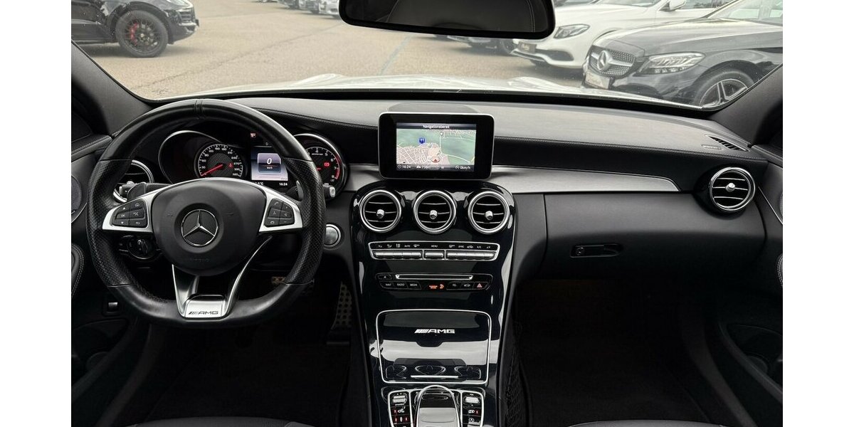 Mercedes-Benz C 63 AMG OHNE OPF/PANORAMA/KLAPPE/BURMESTER/NIGH 39.900 km 47.900 &euro; Villingen-Schwenningen 78054