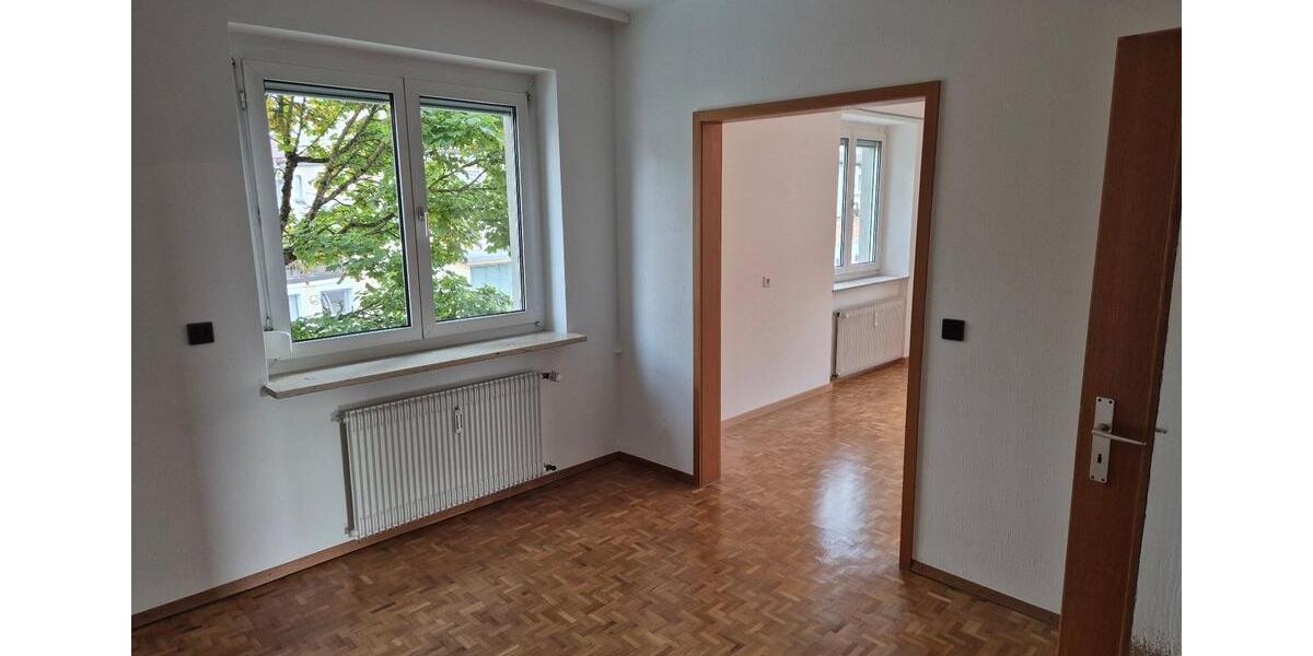 Etagenwohnung Villingen-Schwenningen Schwenningen - 4 Zimmer, 90 m&sup2;, 1.000&euro; | Angebot:25328137