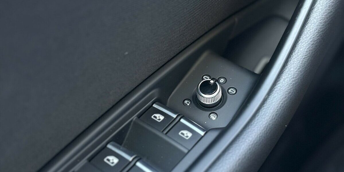 Audi A4 40 TDI quattro advanced ACC/DAB/NAVI/AHK/LED 71.953 km 24.900 &euro; Villingen-Schwenningen 78054