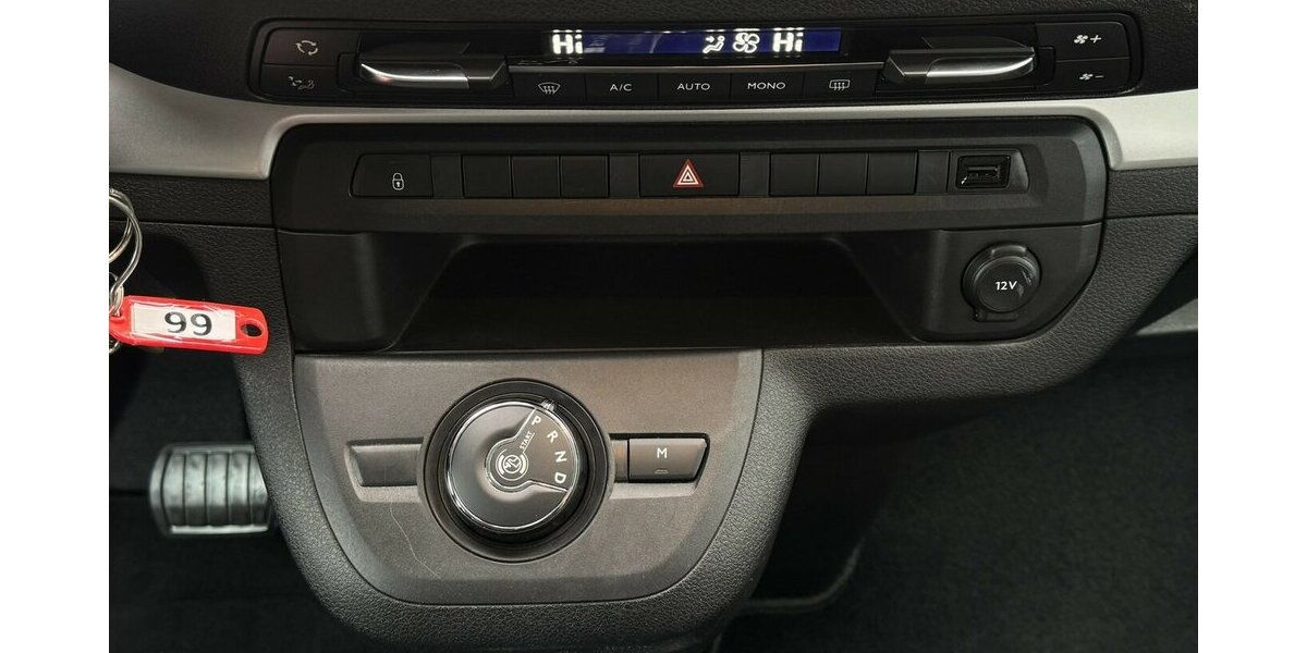 Peugeot Traveller BUSINESS L2 2.0 HDI/NAVI/8-SITZ/1.HAND 81.738 km 29.800 &euro; Villingen-Schwenningen 78054