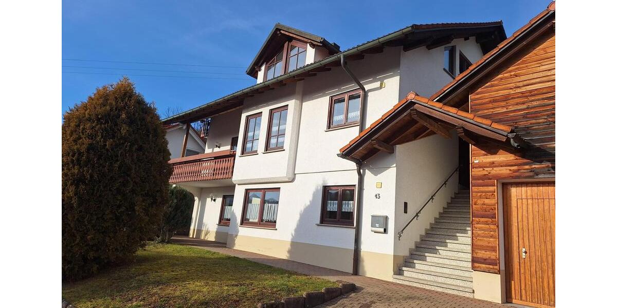 Erdgeschoßwohnung Tuttlingen - 3 Zimmer, 105 m&sup2;, 1.000&euro; | Angebot:25430717