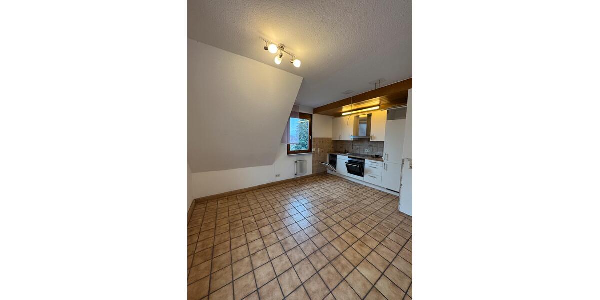 Dachgeschoßwohnung Villingen-Schwenningen Schwenningen - 2 Zimmer, 40 m&sup2;, 400&euro; | Angebot:24680750