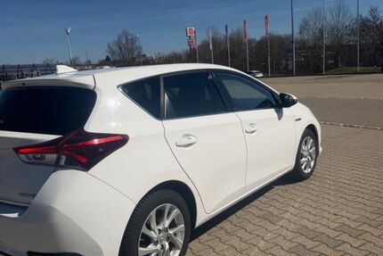 Toyota Auris 147.000 km 12.600 &euro; Villingen-Schwenningen 78056