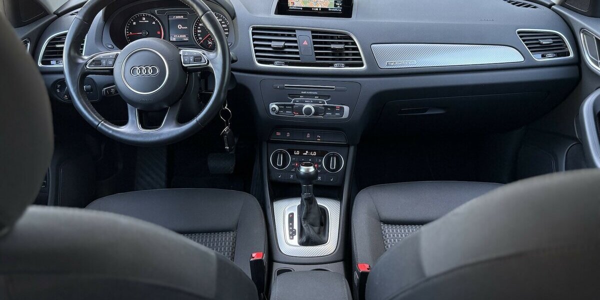 Audi Q3 2.0 TDI design Quattro DSG/LED/SHZ/NAVI/TEMPO 38.700 km 19.900 &euro; Villingen-Schwenningen 78054