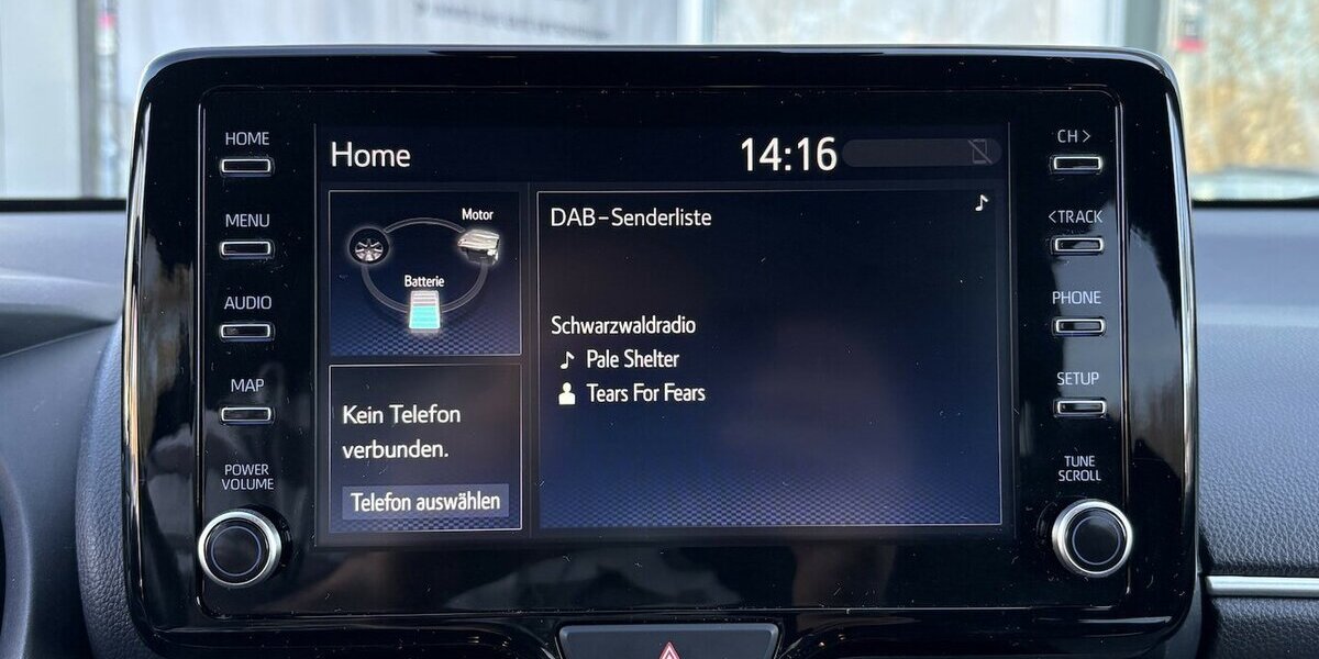 Toyota Yaris 1.5 Hybrid Black&White DAB/KAMERA/1.HAND 29.792 km 18.900 &euro; Villingen-Schwenningen 78054