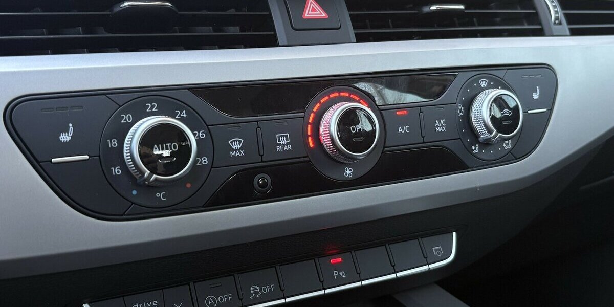 Audi A4 40 TDI quattro advanced ACC/DAB/NAVI/AHK/LED 71.953 km 24.900 &euro; Villingen-Schwenningen 78054