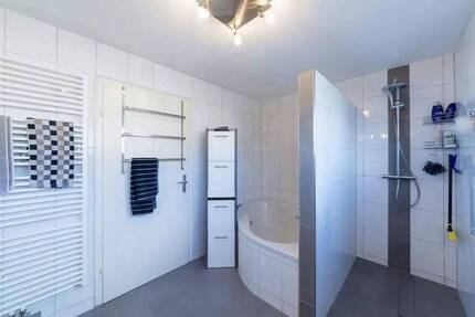 Haus Immendingen - 7 Zimmer, 234 m&sup2;, 499.000&euro; | Angebot:26068175