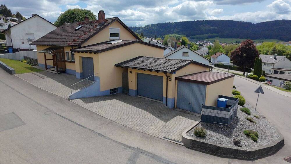 Mehrfamilienhaus, Wohnhaus Wehingen - 7 Zimmer, 160 m&sup2;, 494.000&euro; | Angebot:26684578