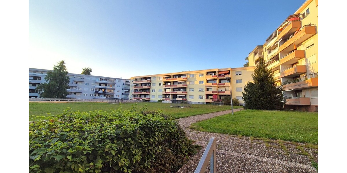 Helle 3,5 Zimmer-Erdgeschosswohnung mit eigenem Eingang, Balkon und TG-Stellplatz - Erdgeschoßwohnung Villingen-Schwenningen Schwenningen | Angebot:23555221