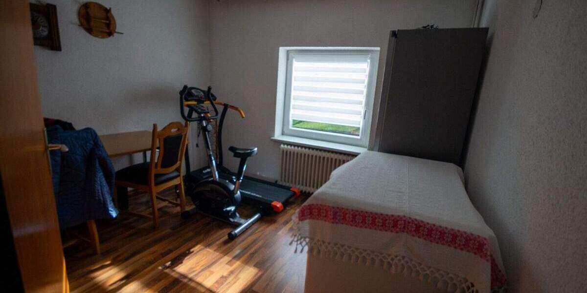 Einfamilienhaus Trossingen - 9 Zimmer, 192 m&sup2;, 295.000&euro; | Angebot:25671081