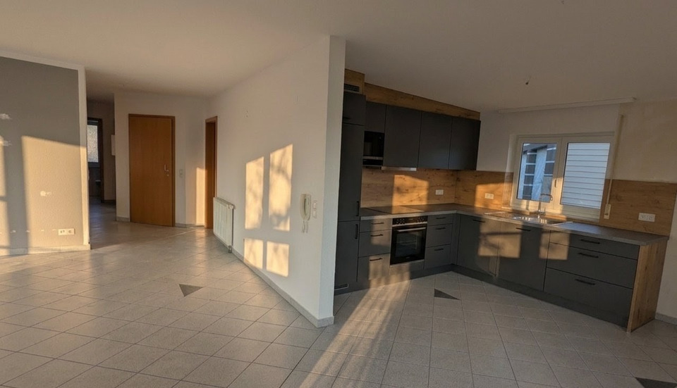 Hochparterre Dürbheim - 4.5 Zimmer, 108 m&sup2;, 1.000&euro; | Angebot:25843618