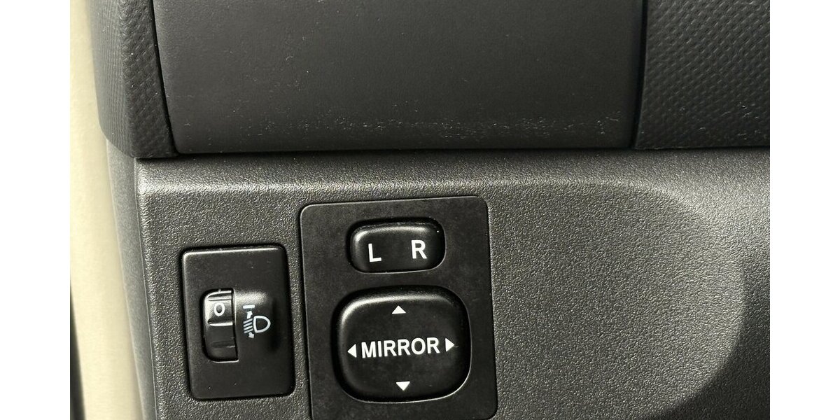 Toyota Yaris 1.0 Cool/KLIMAANLAGE/5-TÜRIG/SCHECKHEFT 112.981 km 4.900 &euro; Villingen-Schwenningen 78054