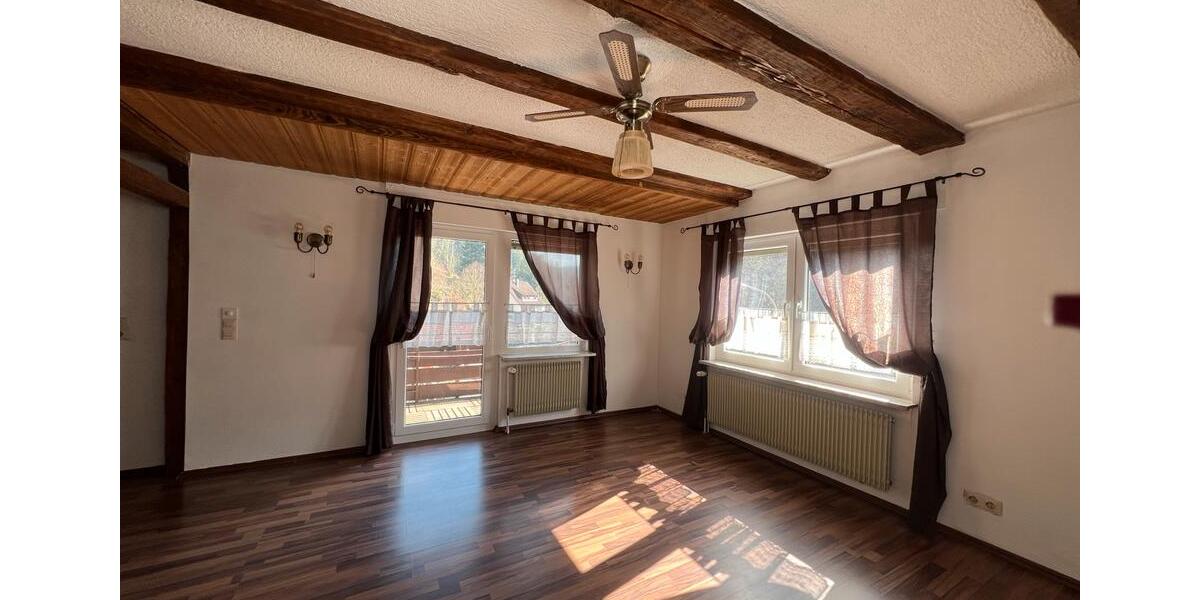 Etagenwohnung Lauterbach - 4 Zimmer, 90 m&sup2;, 800&euro; | Angebot:25319681