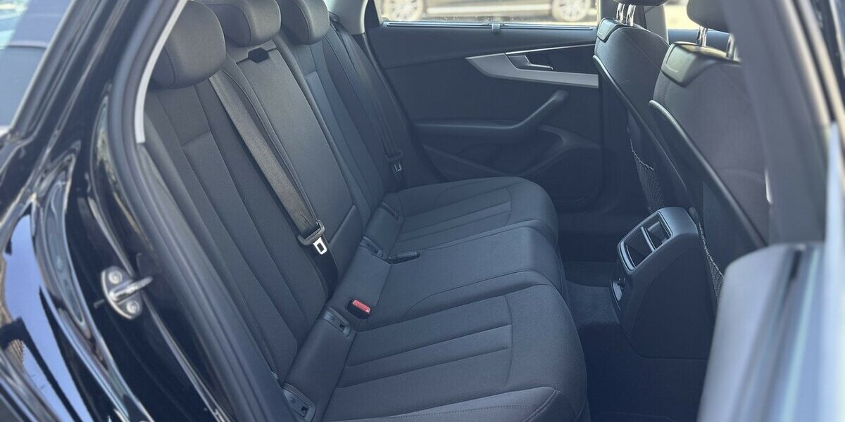 Audi A4 40 TDI quattro advanced ACC/DAB/NAVI/AHK/LED 71.953 km 24.900 &euro; Villingen-Schwenningen 78054