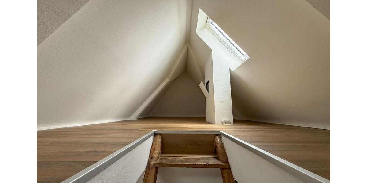 Dachgeschoßwohnung Villingen-Schwenningen Schwenningen - 3 Zimmer, 5 m&sup2;, 575&euro; | Angebot:25962215