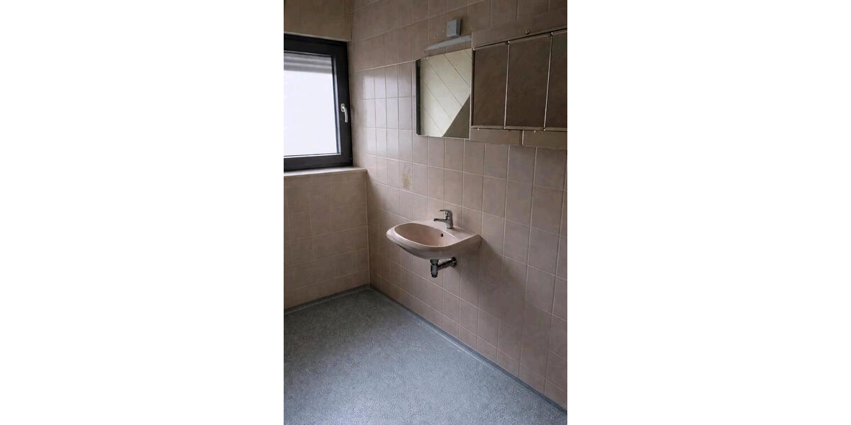 Etagenwohnung Hausen ob Verena - 3.5 Zimmer, 77 m&sup2;, 1.075&euro; | Angebot:26183223