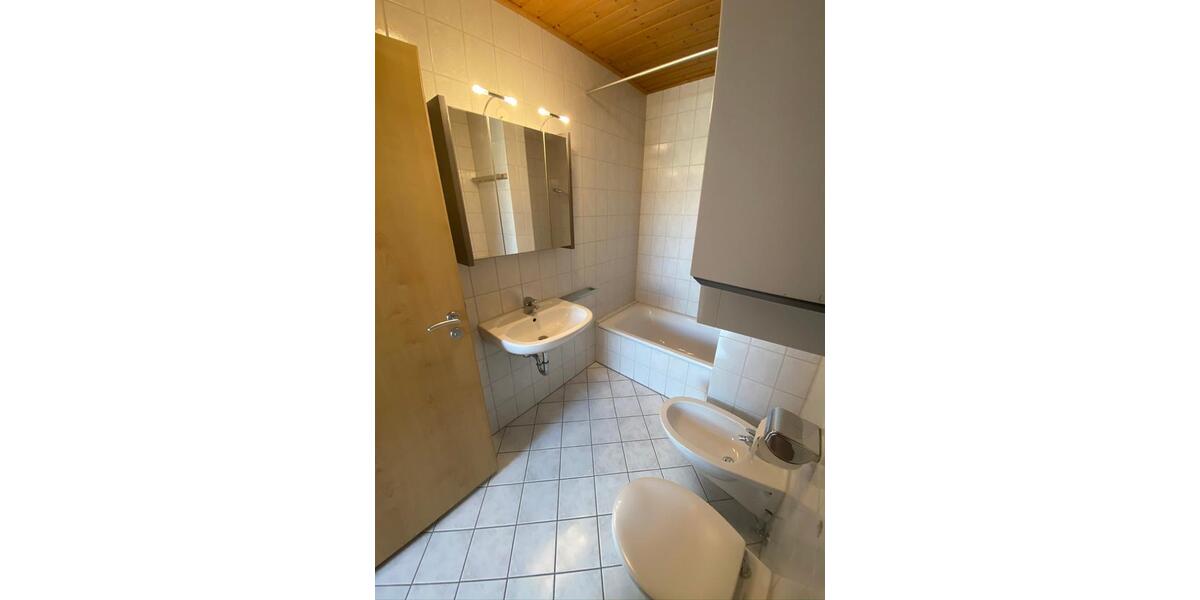 Dachgeschoßwohnung Villingen-Schwenningen Schwenningen - 2 Zimmer, 58 m&sup2;, 700&euro; | Angebot:25963174