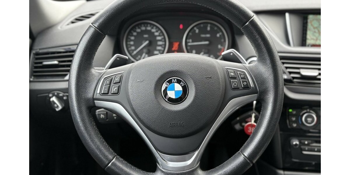 BMW X1 20d xDrive BI-XENON/TEMPOMAT/NAVI/PDC/SHZ/DAB 79.104 km 15.900 &euro; Villingen-Schwenningen 78054