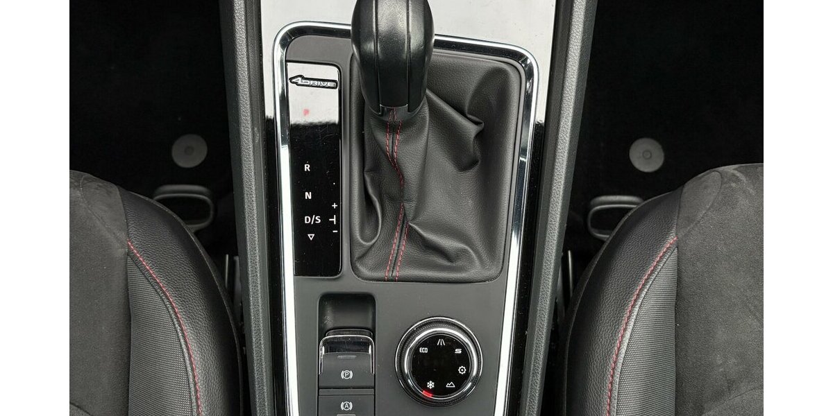 Seat Ateca FR 4 Drive KAMERA/AHK/DSG/1.HAND 88.453 km 19.900 &euro; Villingen-Schwenningen 78054