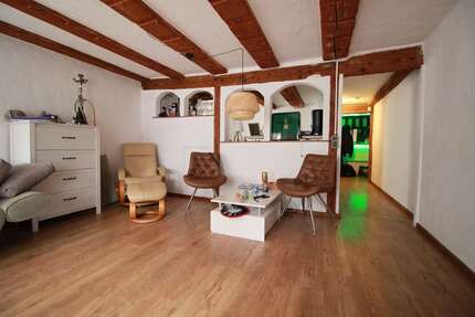 Haus Hüfingen - 7 Zimmer, 240 m&sup2;, 435.000&euro; | Angebot:24117734