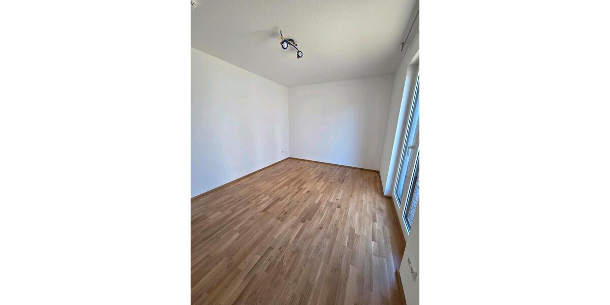 Erdgeschoßwohnung Villingen-Schwenningen Schwenningen - 4 Zimmer, 130 m&sup2;, 525.000&euro; | Angebot:27228726