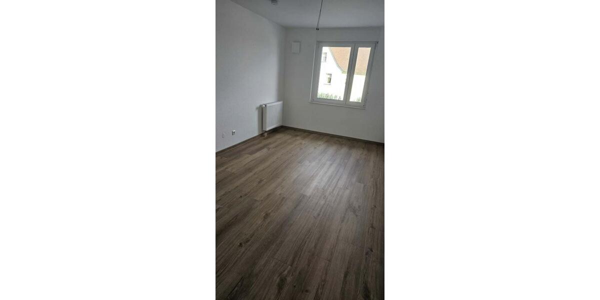 Reihenhaus Oberndorf am Neckar - 4 Zimmer, 132 m&sup2;, 1.350&euro; | Angebot:23688676
