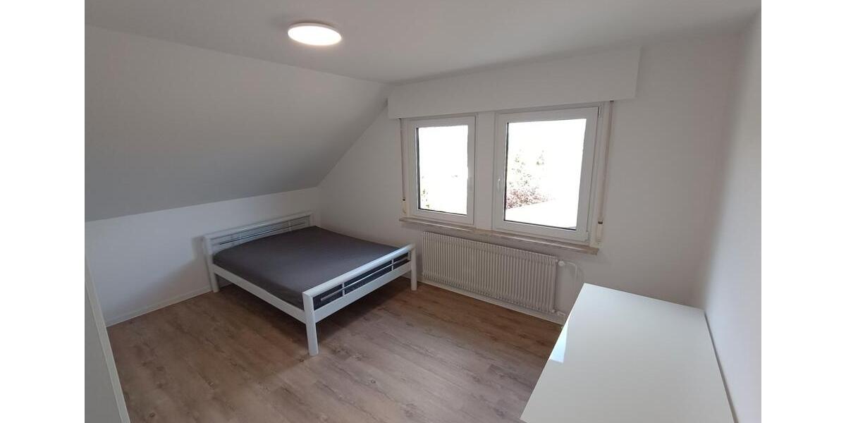 Dachgeschoßwohnung Trossingen - 1 Zimmer, 62 m&sup2;, 400&euro; | Angebot:26580139