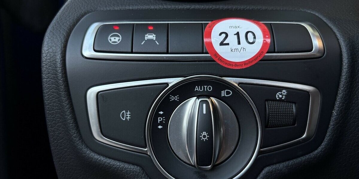 Mercedes-Benz C 200 AMG 4-Matic 360°/MEMORY/CARPLAY/NAVI/ACC 39.900 km 34.900 &euro; Villingen-Schwenningen 78054