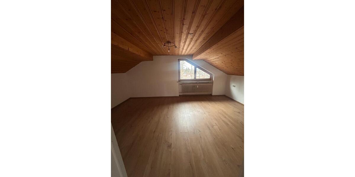 Dachgeschoßwohnung Bräunlingen - 2 Zimmer, 50 m&sup2;, 450&euro; | Angebot:25432134