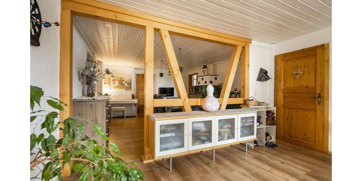Etagenwohnung Bonndorf im Schwarzwald - 4 Zimmer, 118 m&sup2;, 329.000&euro; | Angebot:24769388