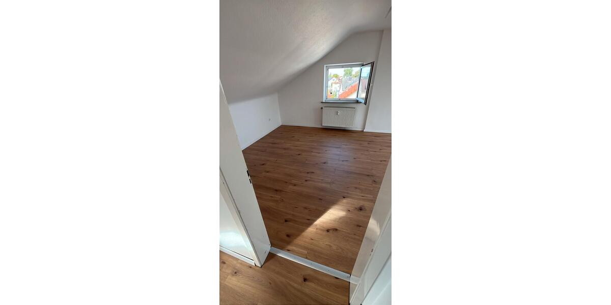 Dachgeschoßwohnung Schramberg - 2.5 Zimmer, 67 m&sup2;, 177.000&euro; | Angebot:27067342