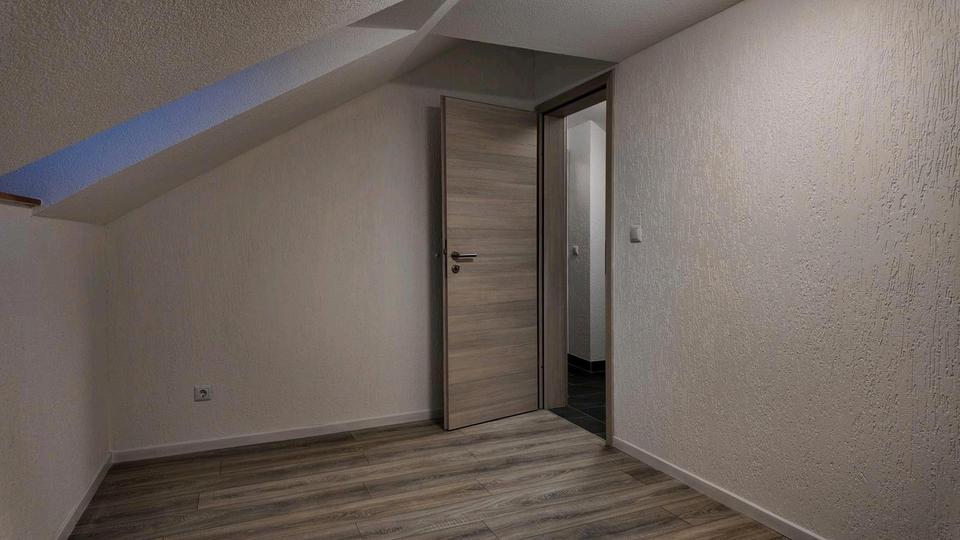 Doppelhaushälfte Tuttlingen - 5 Zimmer, 195 m&sup2;, 2.350&euro; | Angebot:25599390