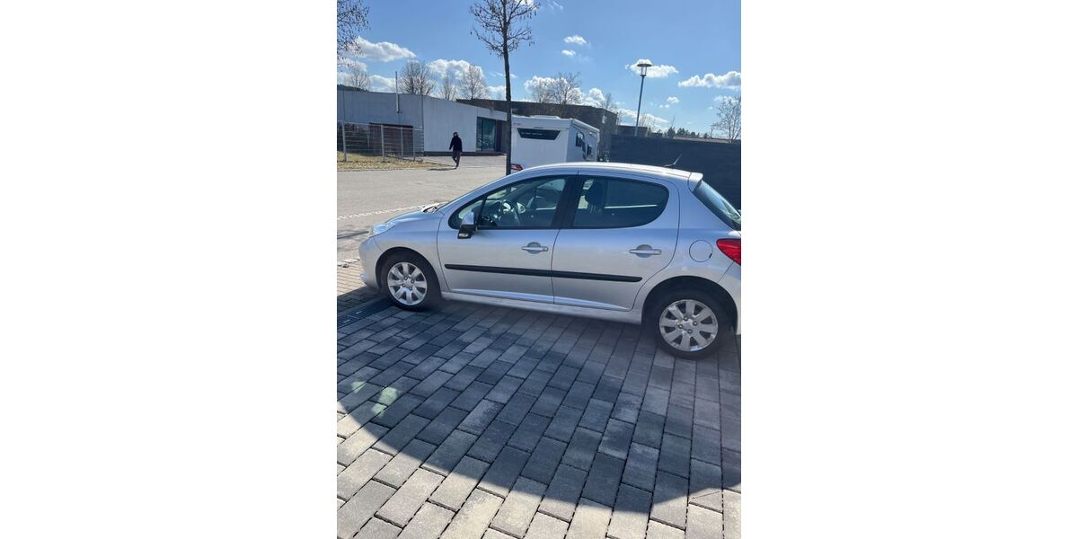 Peugeot 207 139.800 km 2.700 &euro; Bad-Dürrheim 78073