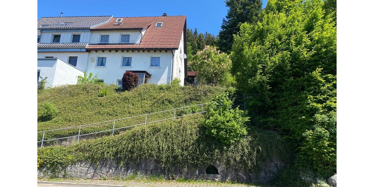 Doppelhaushälfte Furtwangen im Schwarzwald - 8 Zimmer, 150 m&sup2;, 298.000&euro; | Angebot:27053634