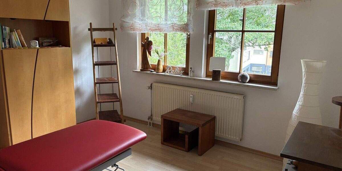 Doppelhaushälfte Unterkirnach - 5 Zimmer, 224 m&sup2;, 420.000&euro; | Angebot:25775601