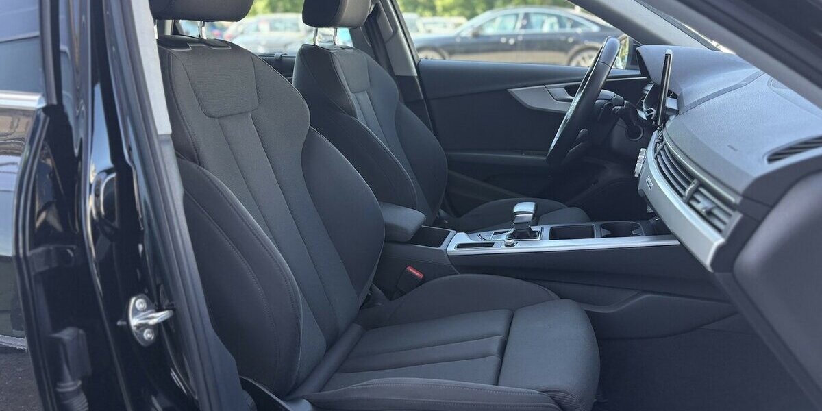 Audi A4 40 TDI quattro advanced ACC/DAB/NAVI/AHK/LED 71.953 km 24.900 &euro; Villingen-Schwenningen 78054
