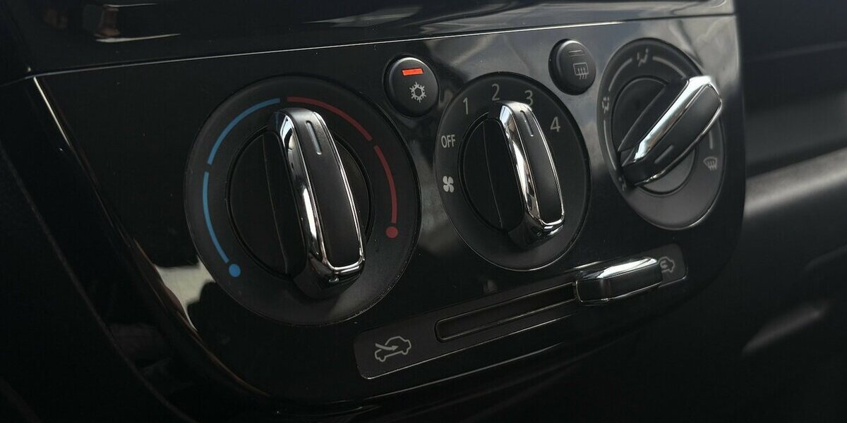 Mitsubishi Space Star SELECT + KLIMA/KAMERA/TEMPOMAT/1.HAND 28.775 km 10.900 &euro; Villingen-Schwenningen 78054