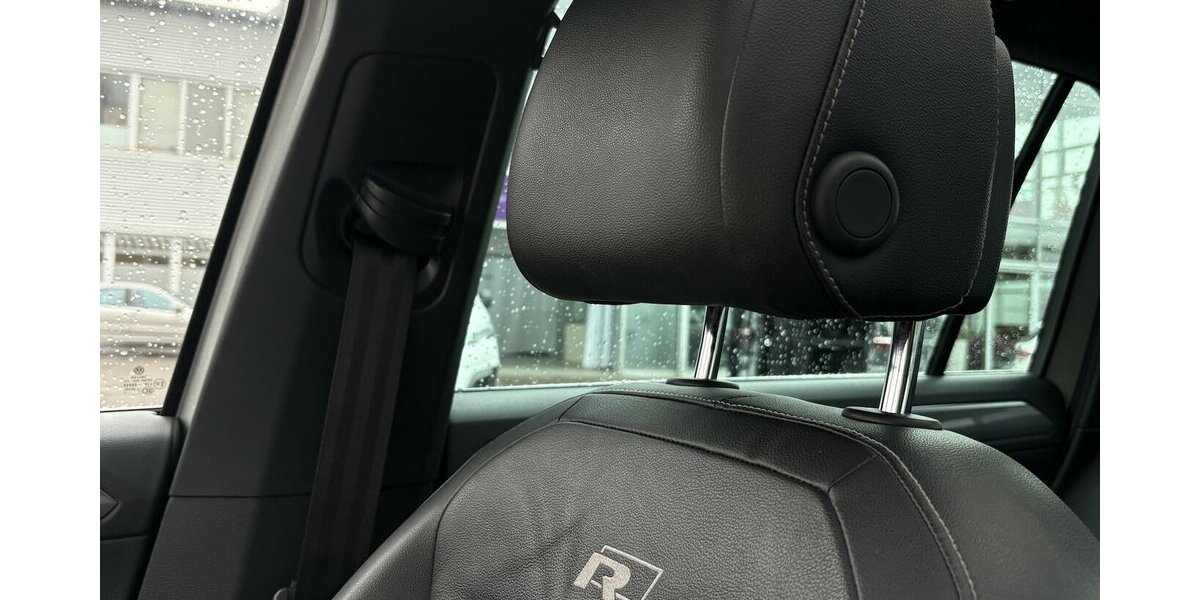 VW Tiguan 2.0 TDI 4Motion R-Line 360°/PANO/MEMORY 103.124 km 29.900 &euro; Villingen-Schwenningen 78054