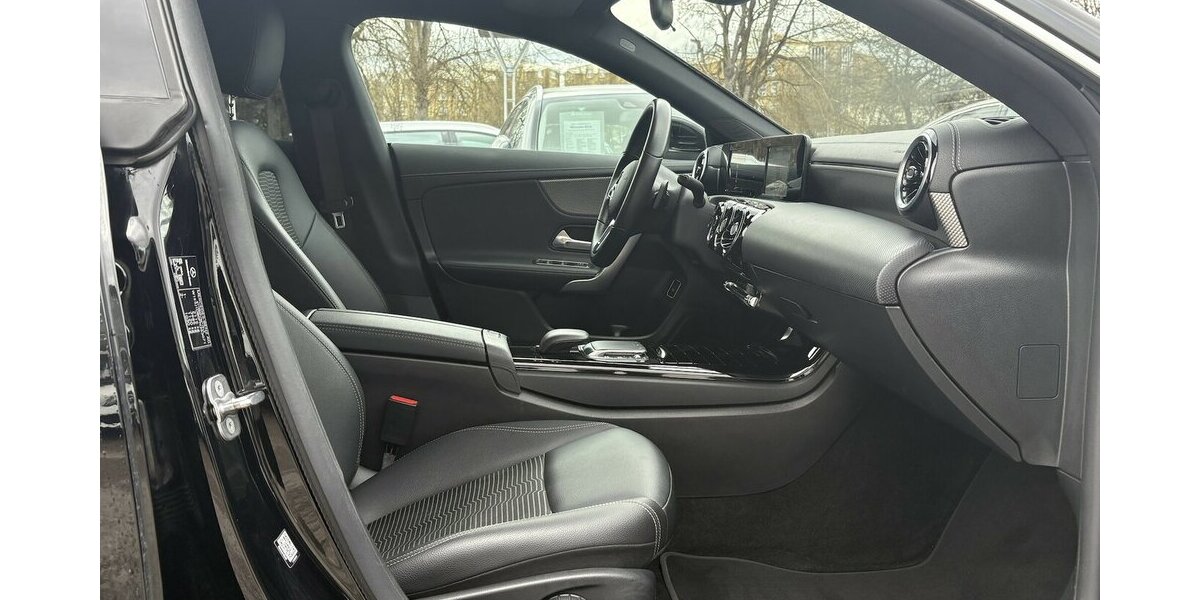 Mercedes-Benz CLA 200 d 4MATIC NAVI/KAMERA/AHK/SHZ/LED/1.HAND 89.949 km 28.900 &euro; Villingen-Schwenningen 78054