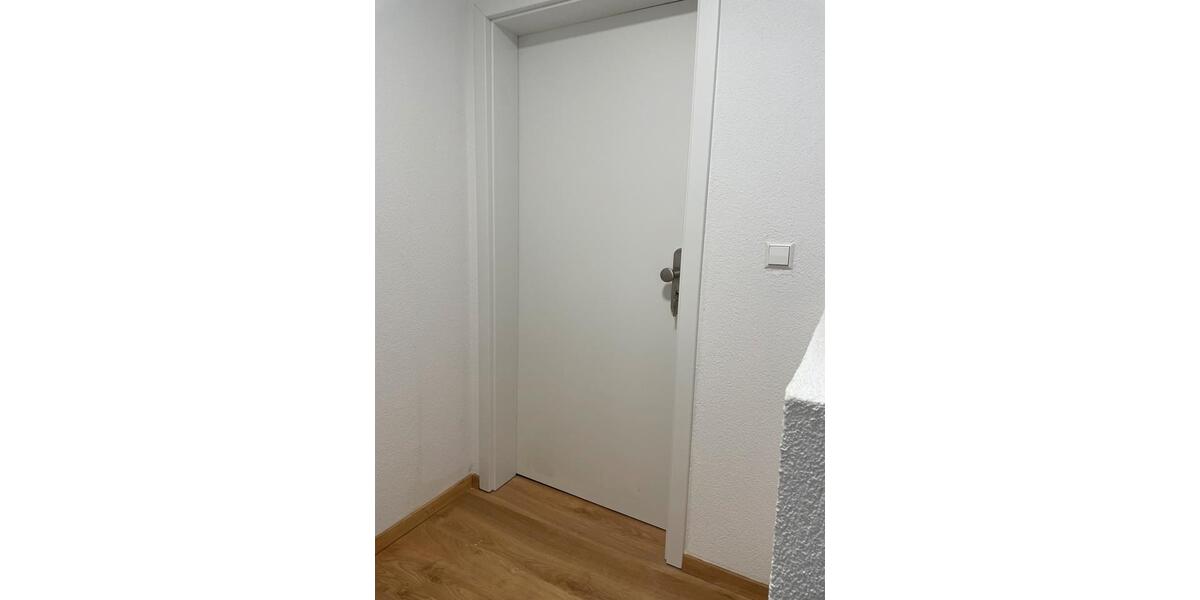 Dachgeschoßwohnung Villingen-Schwenningen Schwenningen - 1 Zimmer, 75 m&sup2;, 1.050&euro; | Angebot:25161035