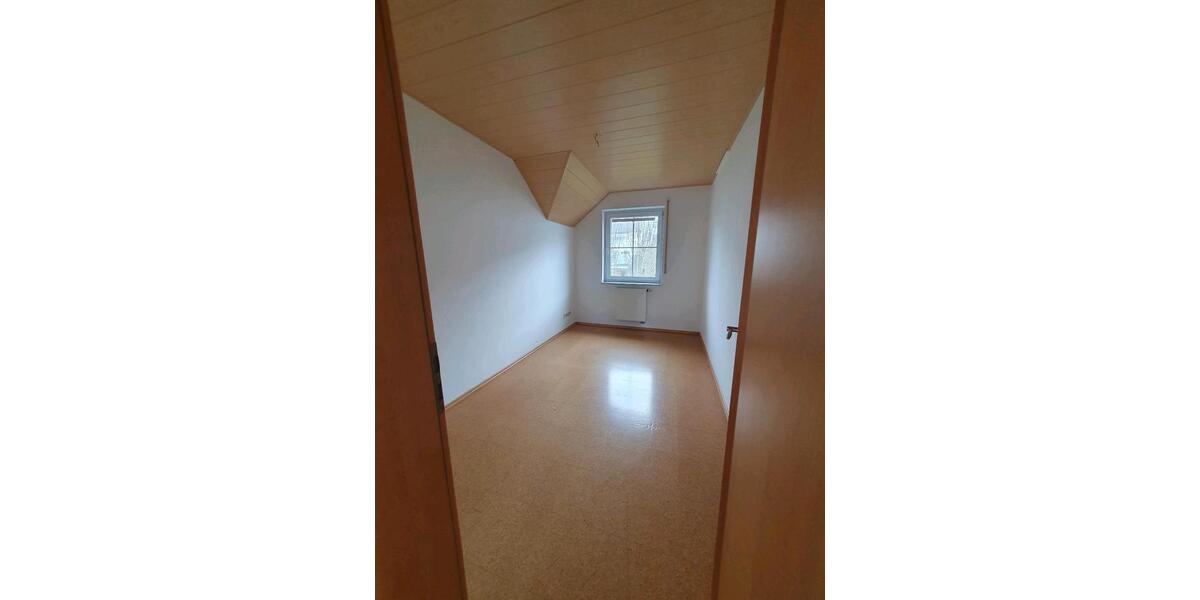 Etagenwohnung Denkingen - 5 Zimmer, 140 m&sup2;, 1.450&euro; | Angebot:25632686