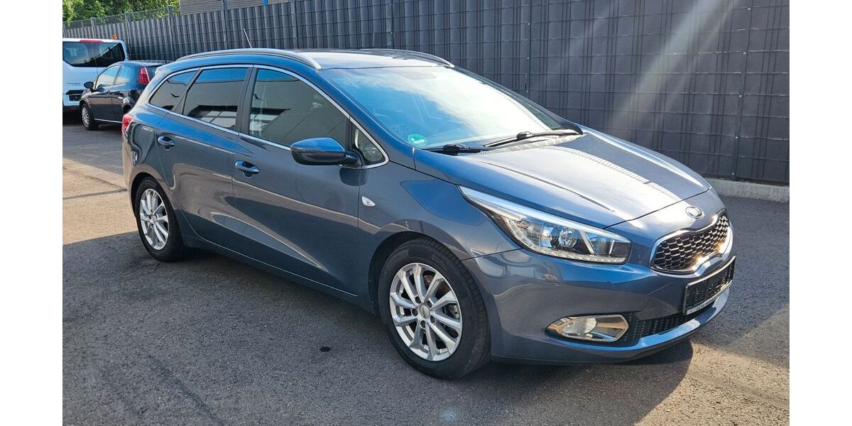 Kia ceed Sportswagon 160.000 km 5.950 &euro; Aldingen 78554