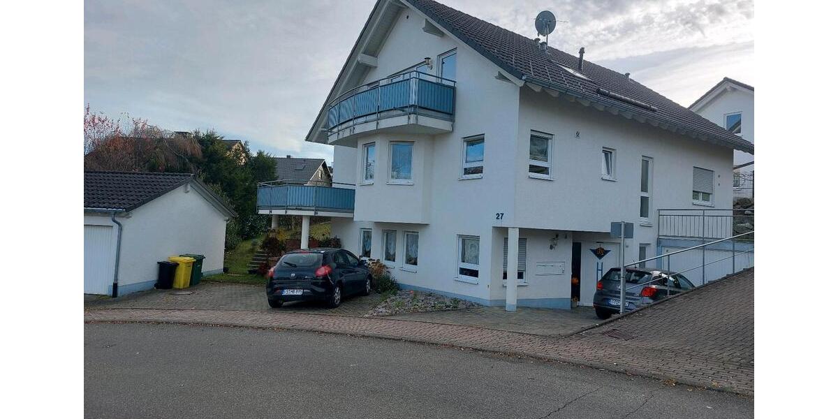 Dachgeschoßwohnung Niedereschach - 4 Zimmer, 90 m&sup2;, 210.000&euro; | Angebot:23230903