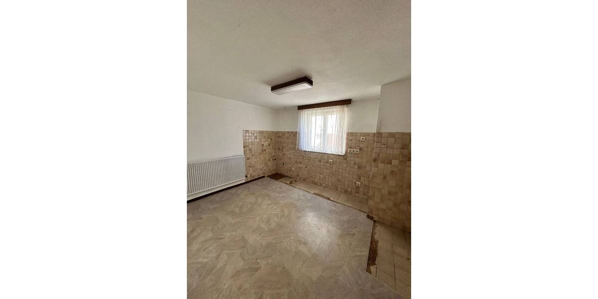 Mehrfamilienhaus, Wohnhaus Zimmern unter der Burg - 7 Zimmer, 172 m&sup2;, 195.000&euro; | Angebot:26389976