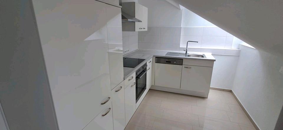 Dachgeschoßwohnung Zimmern ob Rottweil - 3 Zimmer, 62 m&sup2;, 700&euro; | Angebot:25838296
